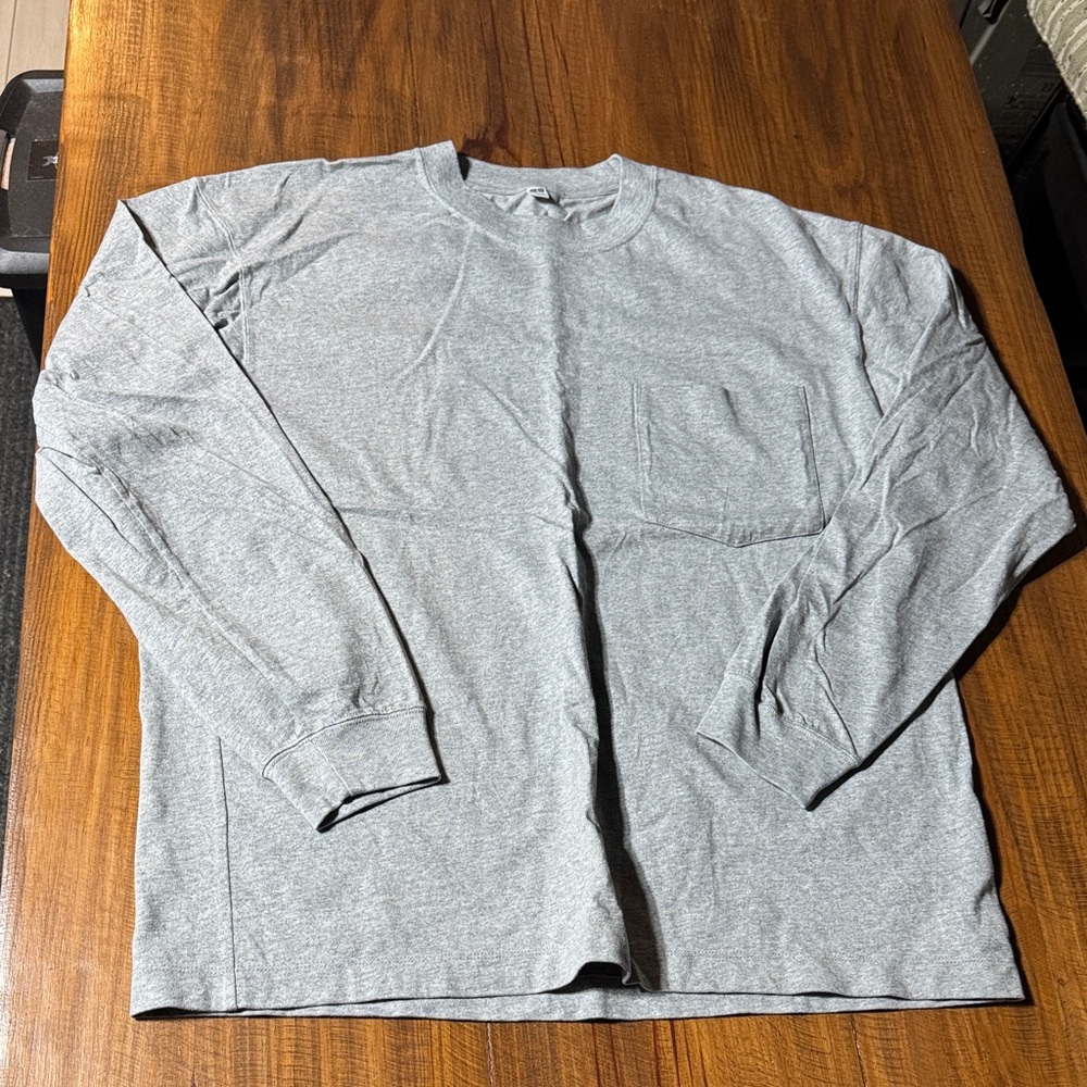 Uniqlo Heather Gray Long Sleeve Men's Tee